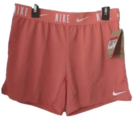 GIRLS Nike DRI-FIT trophy shorts - Picture 1 of 8